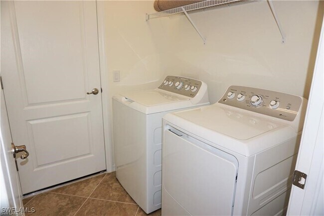 Building Photo - 4232 Raffia Palm Cir