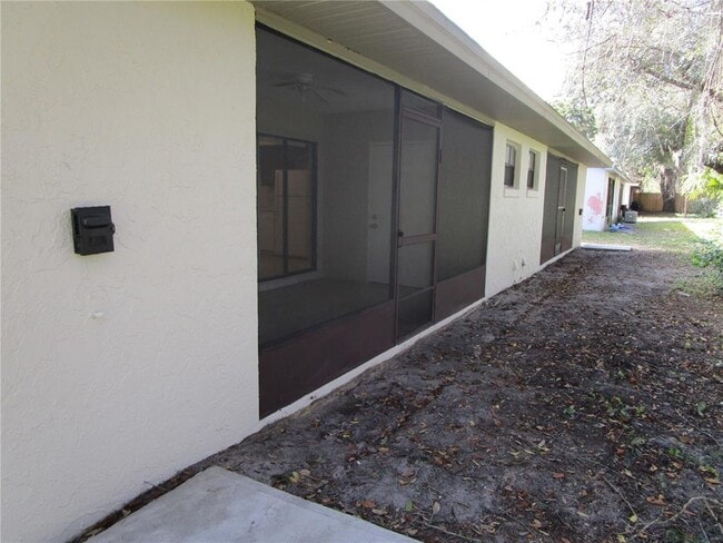 Building Photo - 1704 Ridgewood Ln