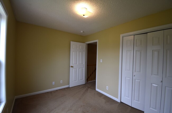 Building Photo - 4 Bedroom Pet Friendly Home For Rent!