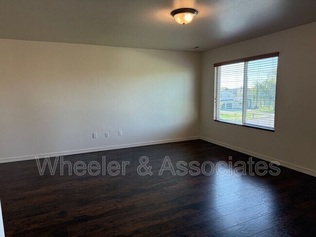 Building Photo - 1584 W Galbraith Ln