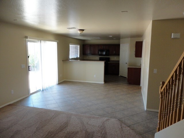 Building Photo - 2907 S 91st Dr