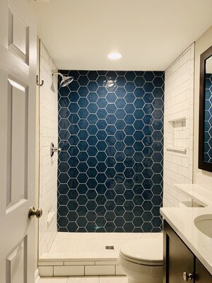 Tile bath - 1672 B. South Milledge Avenue
