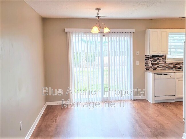 Building Photo - 324 Rose Bud Ln