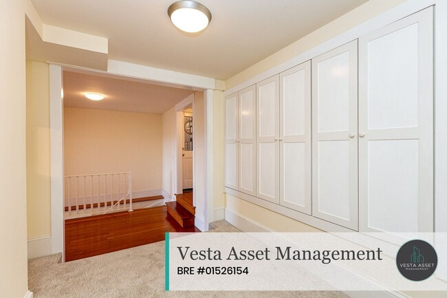 Building Photo - 301-303 Corbett Avenue