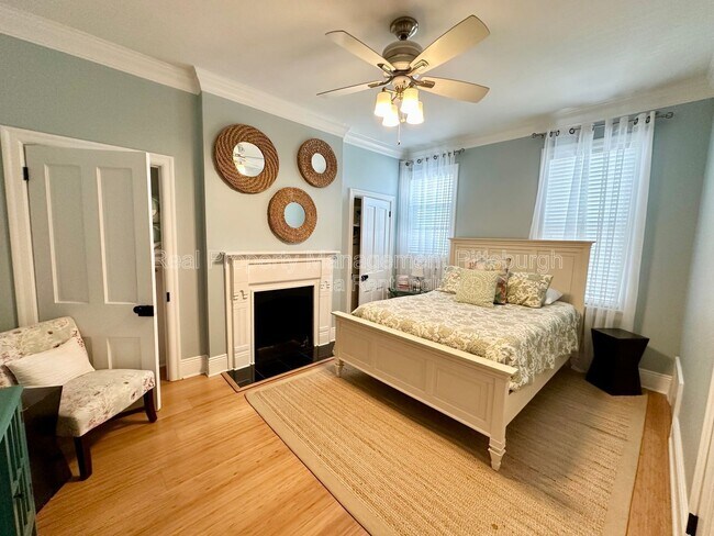 Building Photo - 138 Pius St