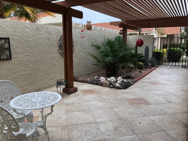 Building Photo - Lovely Home Steps Away From All the Amenities in Leisure World, in 45+ Active Adult Community Ava...