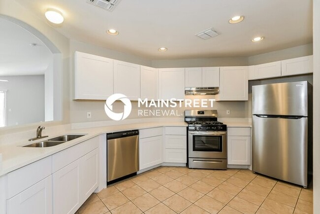 Building Photo - 3 Bedroom Pet-Friendly Home in Tucson, AZ with Main Street Renewal