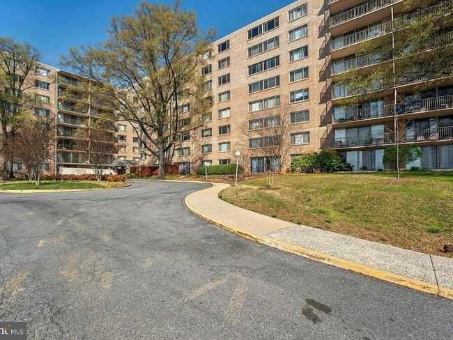 Building Photo - 4410 Oglethorpe St