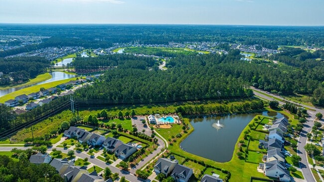 Building Photo - 201 Bigleaf Ct