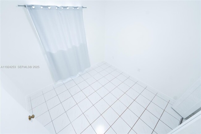 Building Photo - 5300 W 21st Ct