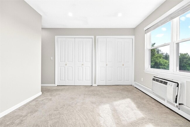 Building Photo - 972 Sierra Vista Ln