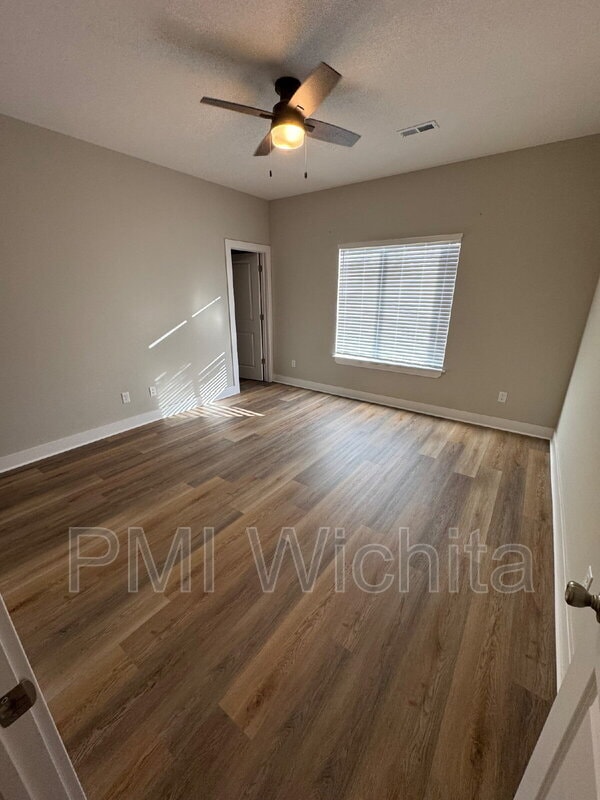 Building Photo - 5244 N Cypress Cir