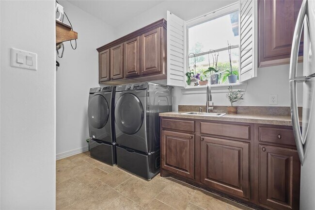 Building Photo - 5475 Harvest Oak Landing Dr