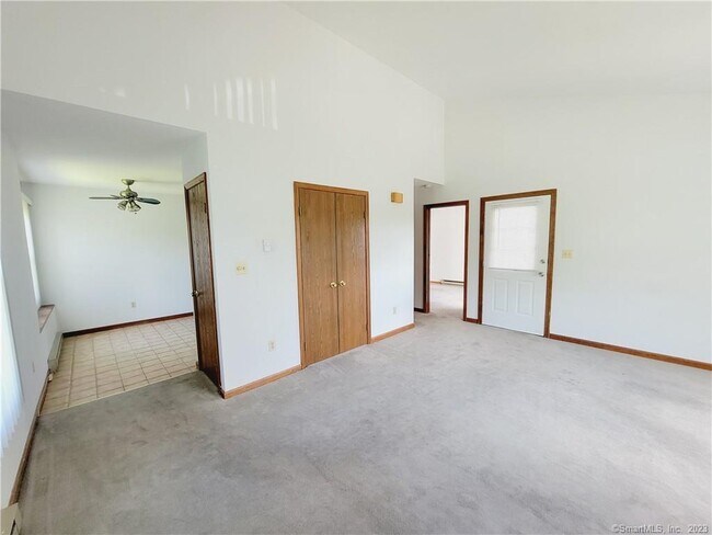 Building Photo - 96 Valley Dr