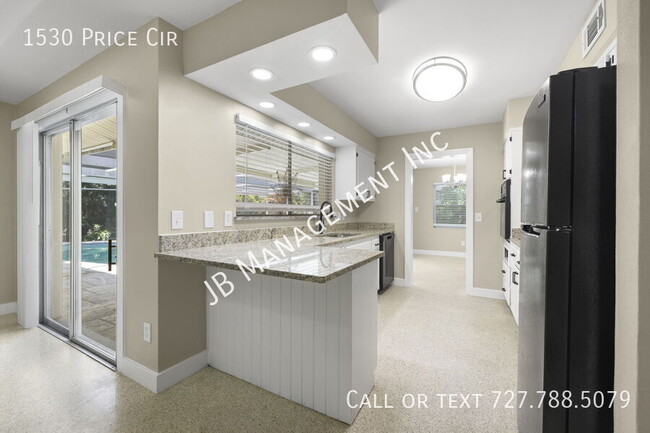 Building Photo - 1530 Price Cir
