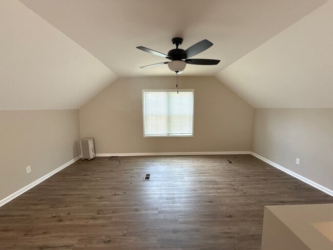 Building Photo - Renovated 3-Bedroom Home – We Welcome Sect...