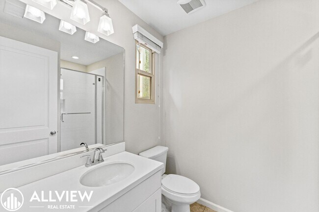 Building Photo - Your Next Home Awaits – Beautiful 3-Bedroom Irvine Townhome