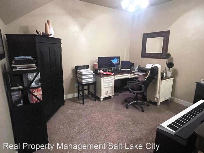 Building Photo - BEAUIFUL HOME!!!