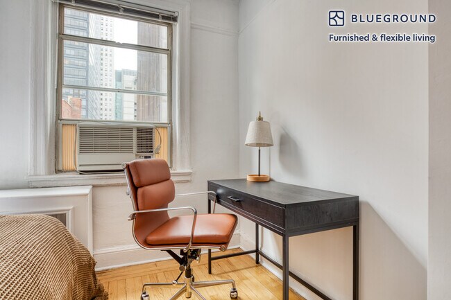 Building Photo - 150 E 39th St