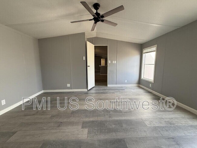 Building Photo - 314 Riverwood Ln