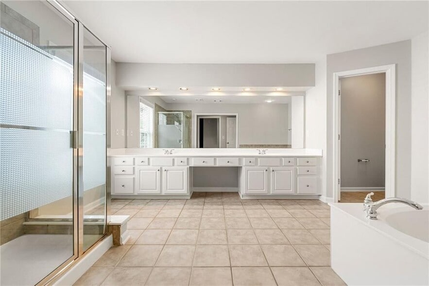 Building Photo - 28 Crystal Downs Way NE