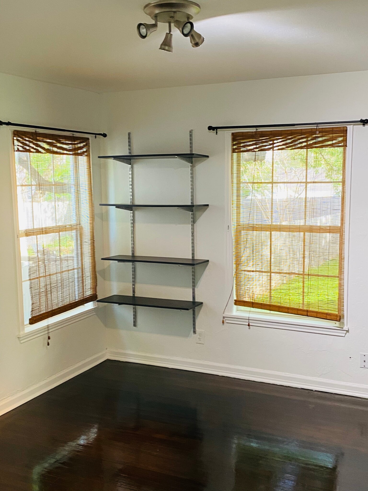 Building Photo - 4217 Donnelly Ave