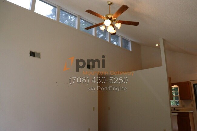 Building Photo - 48 Primrose Dr
