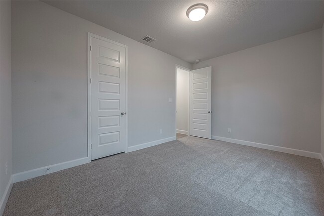 Building Photo - 5139 Albany Shores Ln