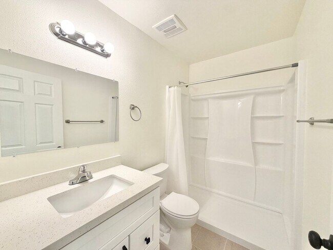 Building Photo - AVAILABLE NOW!! Studio Apartment in Palm Springs!