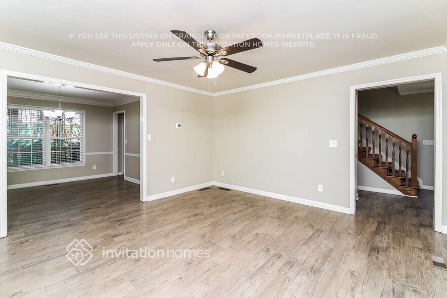 Building Photo - 225 Tennis Ct Ln