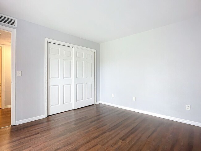 Building Photo - Coastal Charm Meets Modern Living: Your Dream Townhome in Port Orange Awaits!