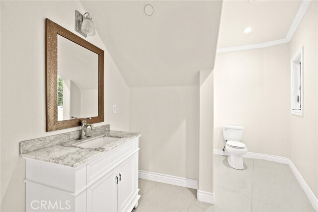 Building Photo - 416 N Altura Rd