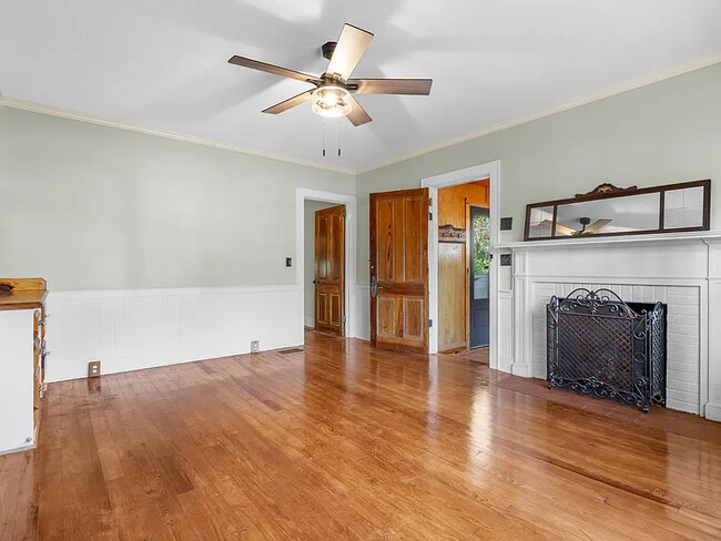Building Photo - 2347 Byrnes Dr