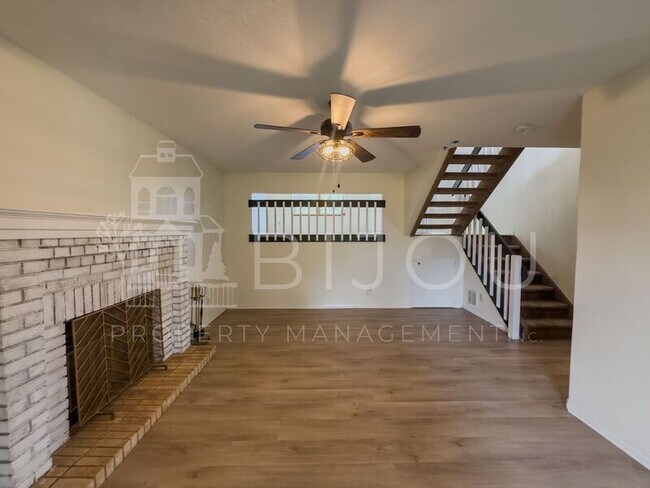 Building Photo - 4030 Meadowdale Pl