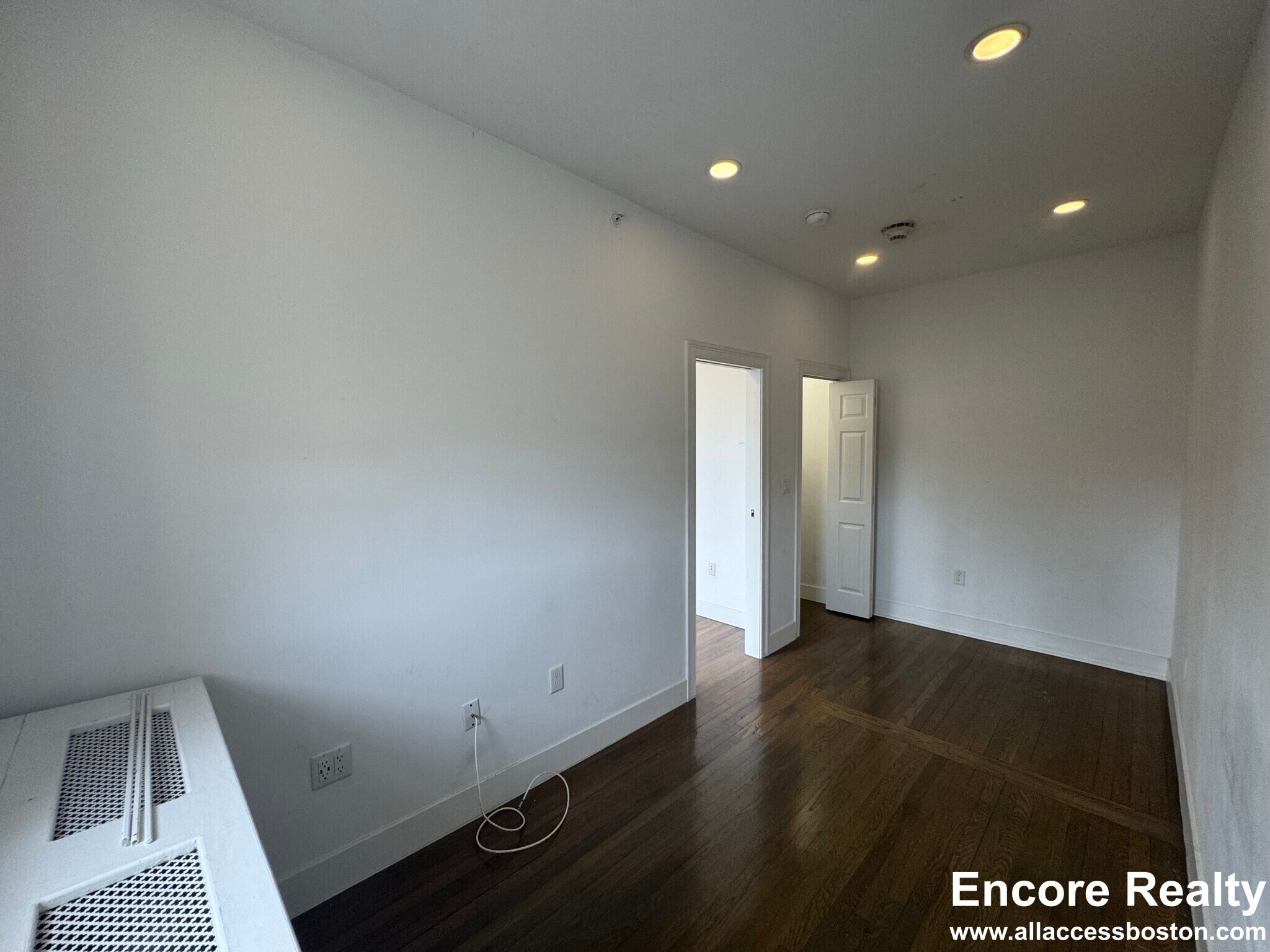 Building Photo - 11 Queensberry St