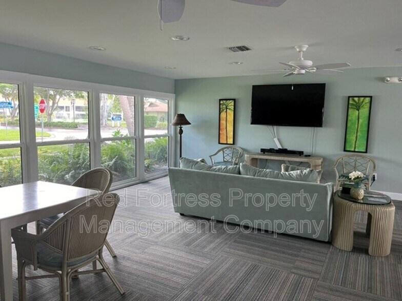 Building Photo - 4301 Island Cir