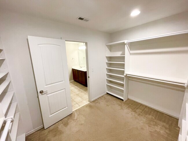 Building Photo - 4905 Sweet Shade Trail