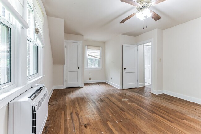 Building Photo - 4-bedroom, 2.5-bath home located in Upper Marlboro