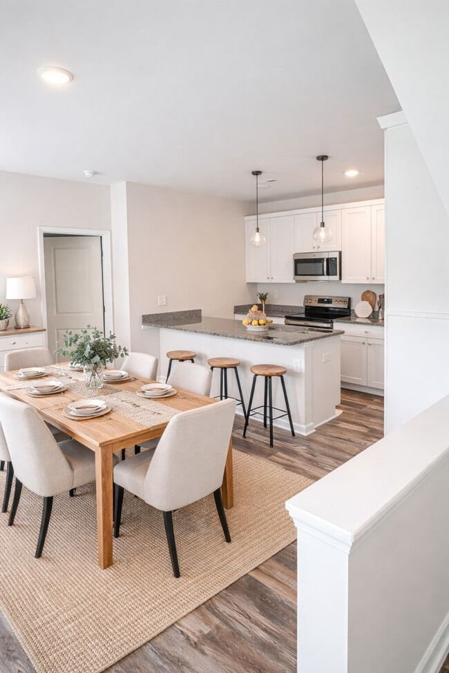 Building Photo - FIRST MONTH FREE - Bright 3BR 2.5BA Home w/ Full Appliance Kitchen • Garage Parking in Mooresville