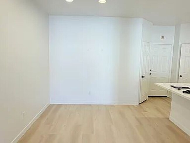 Building Photo - 7895 Via Montebello
