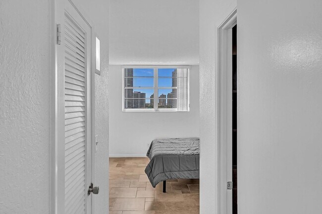 Building Photo - 19390 Collins Ave