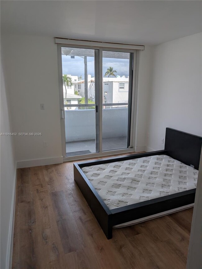 Building Photo - 7440 Harding Ave