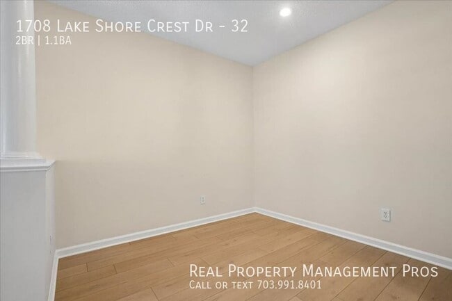 Building Photo - 1708 Lake Shore Crest Dr