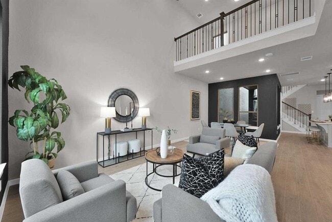 Building Photo - 16630 Lake Austin St