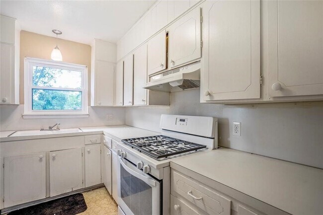 Building Photo - 3534 Midwest Dr