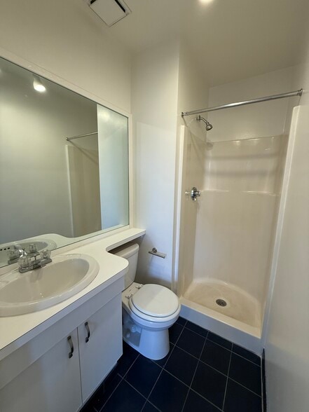 Building Photo - 6 Milford St