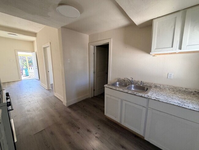 Building Photo - 2503 Arbor Pl