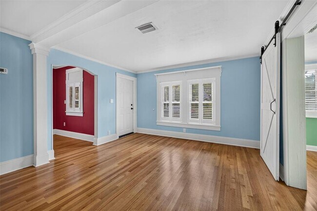 Building Photo - 247 25th St N