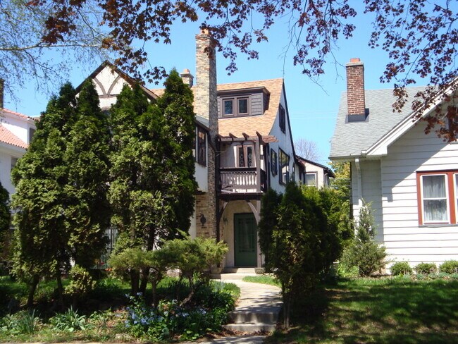 2206 E Stratford - 2206 E Stratford Ct