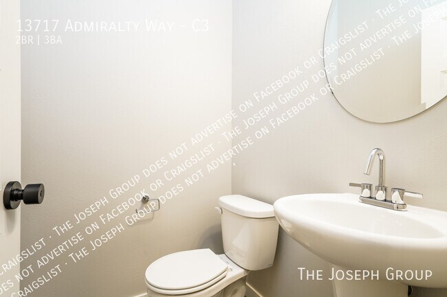 Building Photo - 13717 Admiralty Way